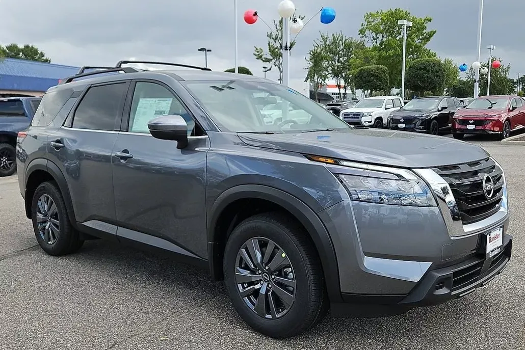 2025 Nissan Pathfinder SV photo 1