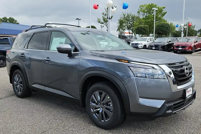 2025 Nissan Pathfinder SV photo 1