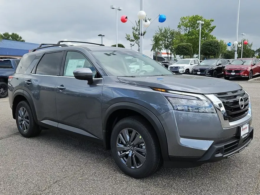 2025 Nissan Pathfinder SV photo 1
