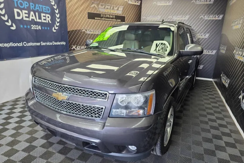 2011 Chevrolet Suburban LTZ photo 1