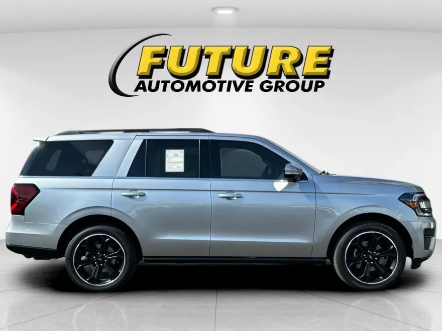 2024 Ford Expedition Limited photo 1