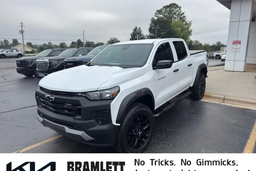 2023 Chevrolet Colorado Trail Boss photo 1