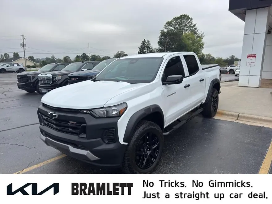 2023 Chevrolet Colorado Trail Boss photo 1