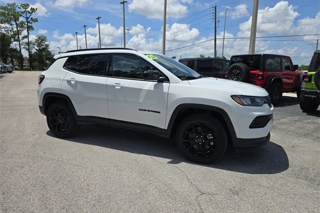 2025 Jeep Compass Latitude photo 1