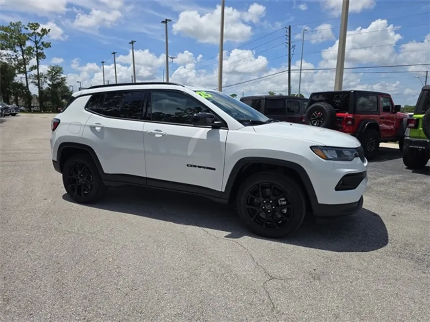 2025 Jeep Compass Latitude photo 1