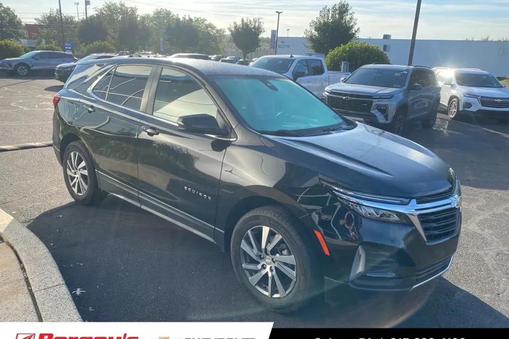 2023 Chevrolet Equinox LT photo 1