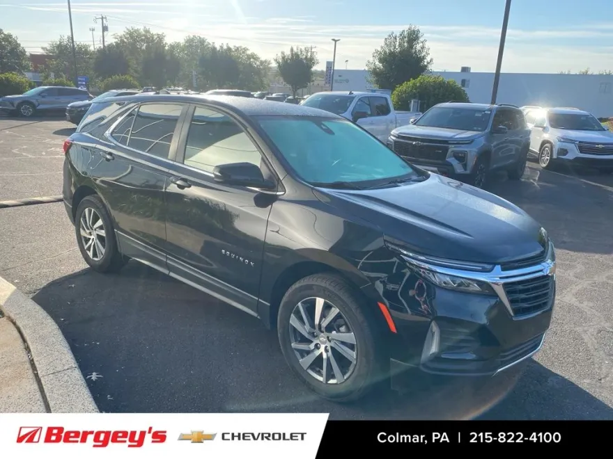 2023 Chevrolet Equinox LT photo 1