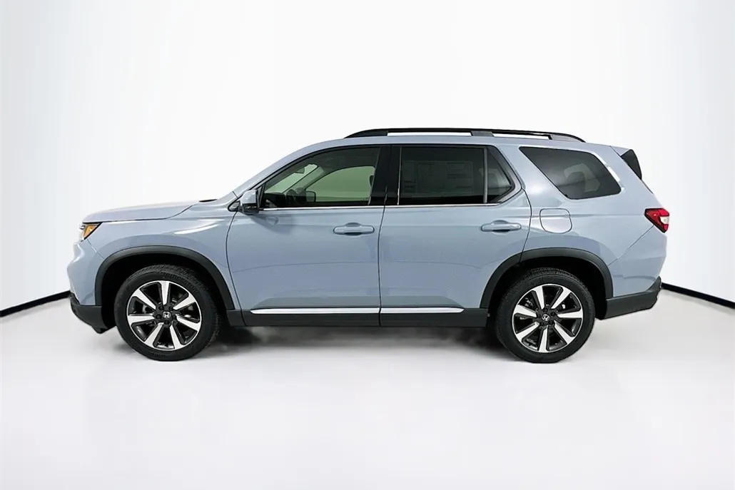 2025 Honda Pilot Touring photo 1