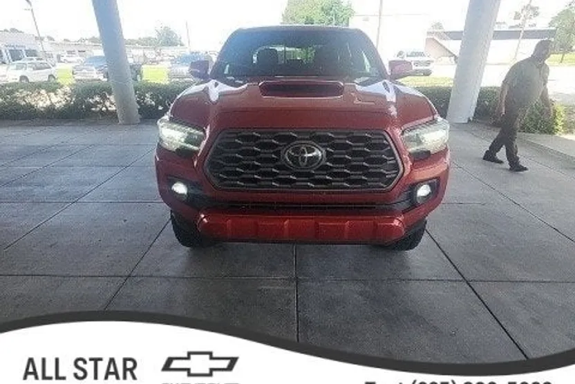 2021 Toyota Tacoma SR5 photo 1