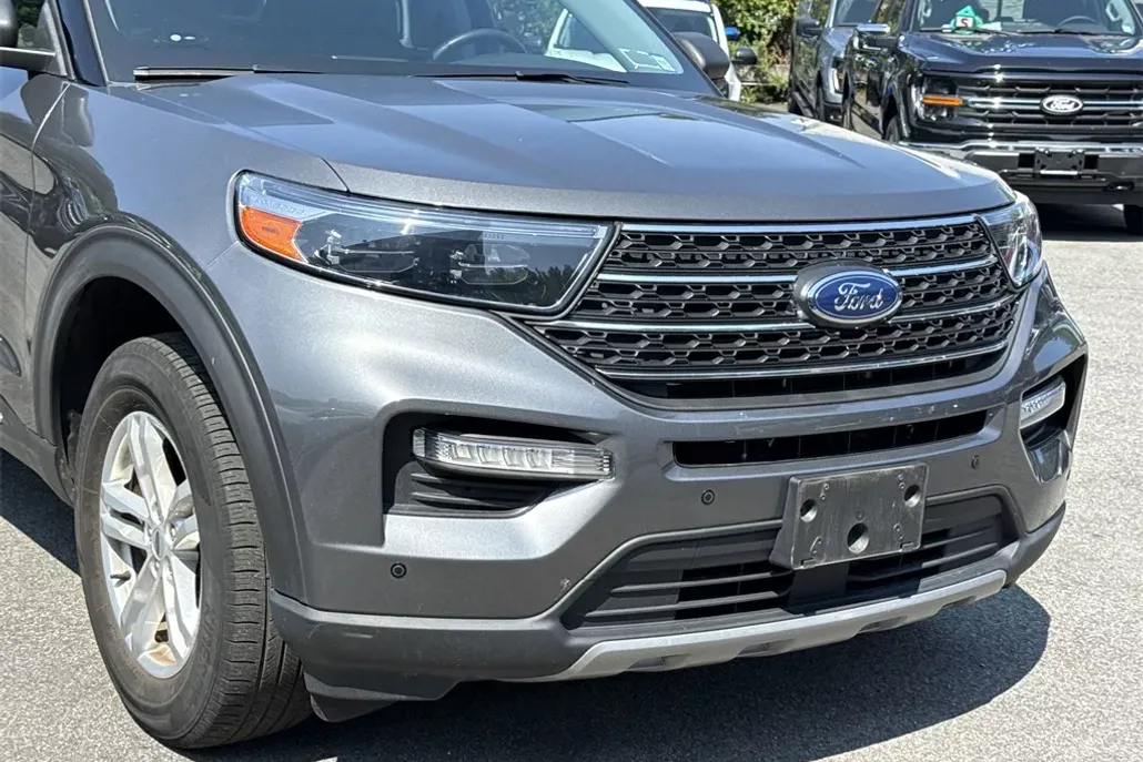 2022 Ford Explorer XLT photo 1