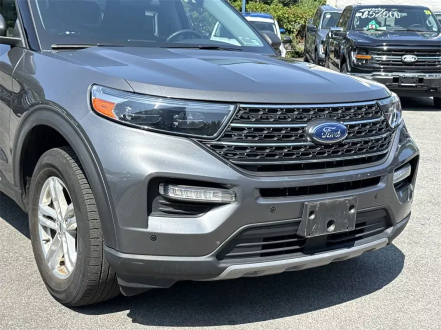 2022 Ford Explorer XLT photo 1
