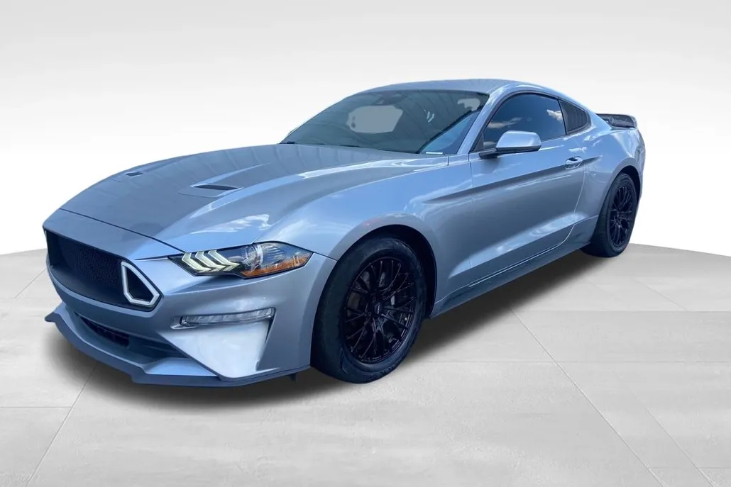 2021 Ford Mustang EcoBoost photo 1