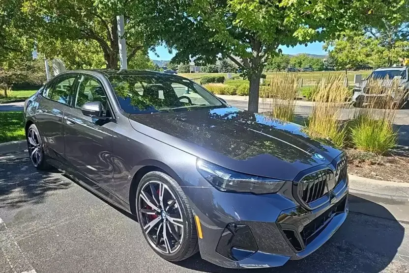 2025 Bmw 550e xDrive photo 1