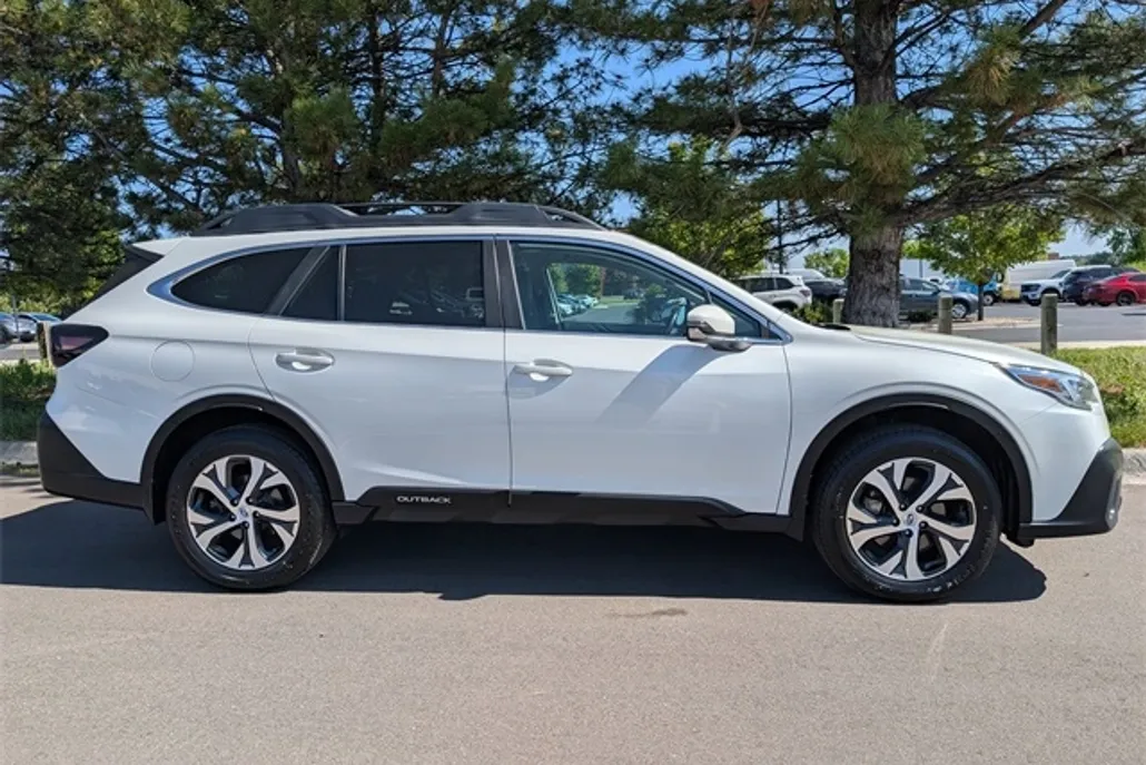 2020 Subaru Outback Limited photo 1