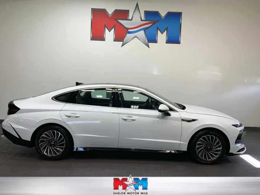 2024 Hyundai Sonata Hybrid Limited photo 1
