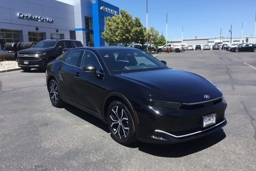 2024 Toyota Crown XLE photo 1
