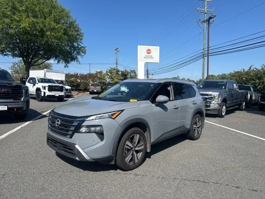 2024 Nissan Rogue SL photo 1