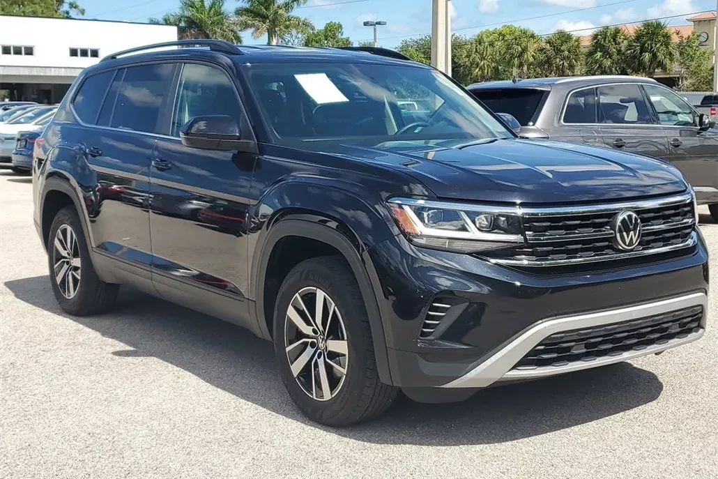 2022 Volkswagen Atlas SE photo 1