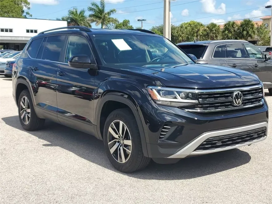 2022 Volkswagen Atlas SE photo 1