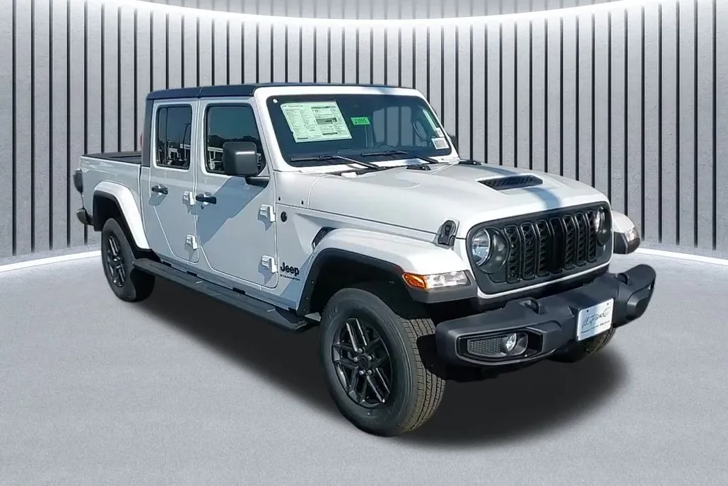 2025 Jeep Gladiator Sport S photo 1