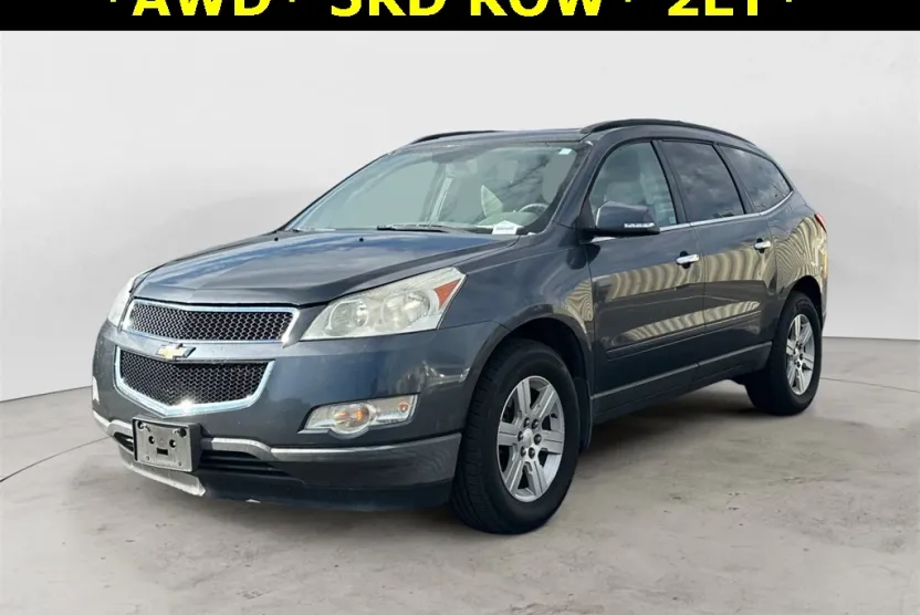 2011 Chevrolet Traverse 2LT photo 1