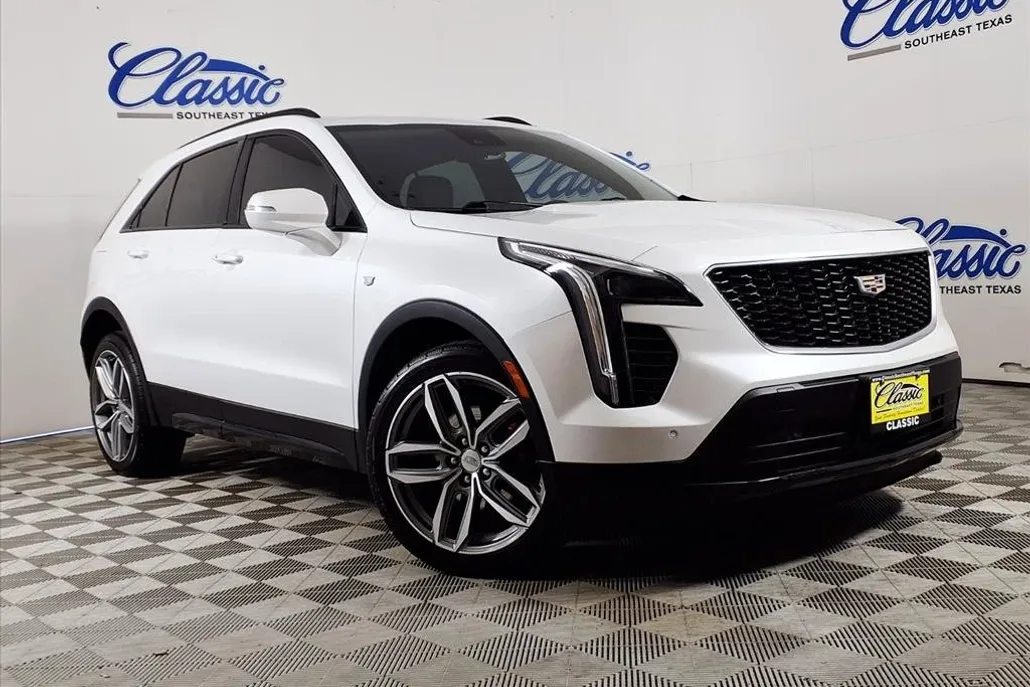 2021 Cadillac XT4 Sport photo 1