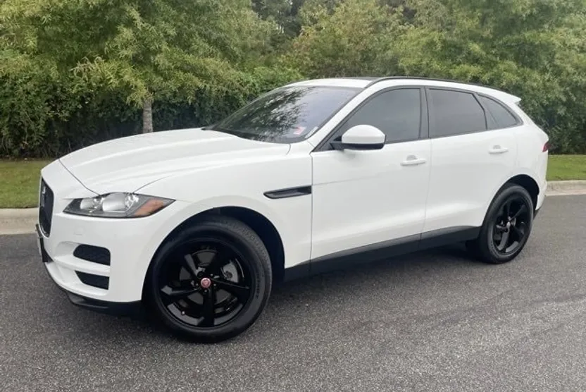 2020 Jaguar F-PACE Premium photo 1