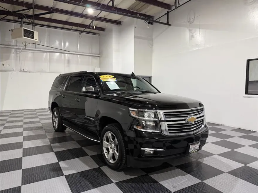 2016 Chevrolet Suburban LTZ photo 1