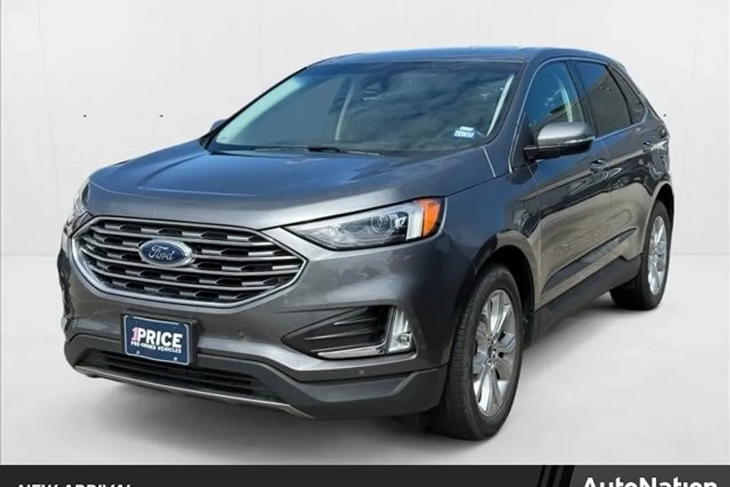 2022 Ford Edge Titanium photo 1