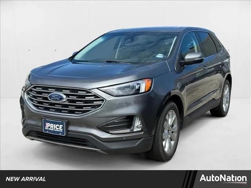 2022 Ford Edge Titanium photo 1