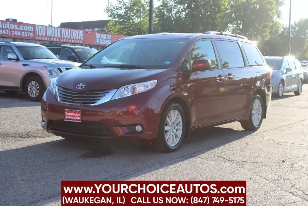 2016 Toyota Sienna XLE photo 1