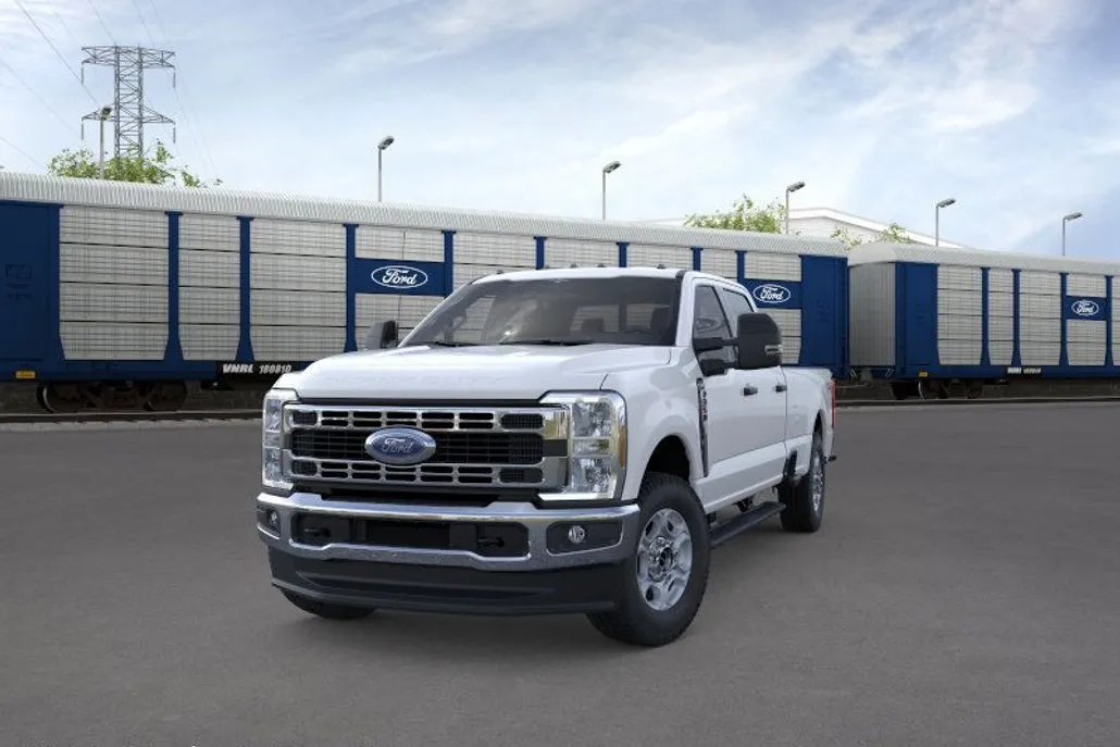 2026 Ford F-350 XLT photo 1