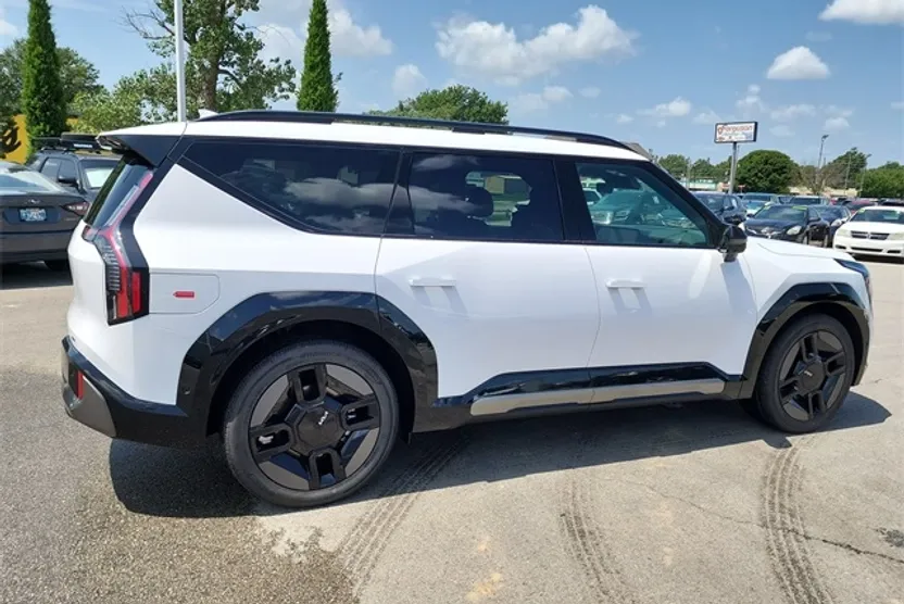 2026 Kia EV9 GT-Line AWD photo 1