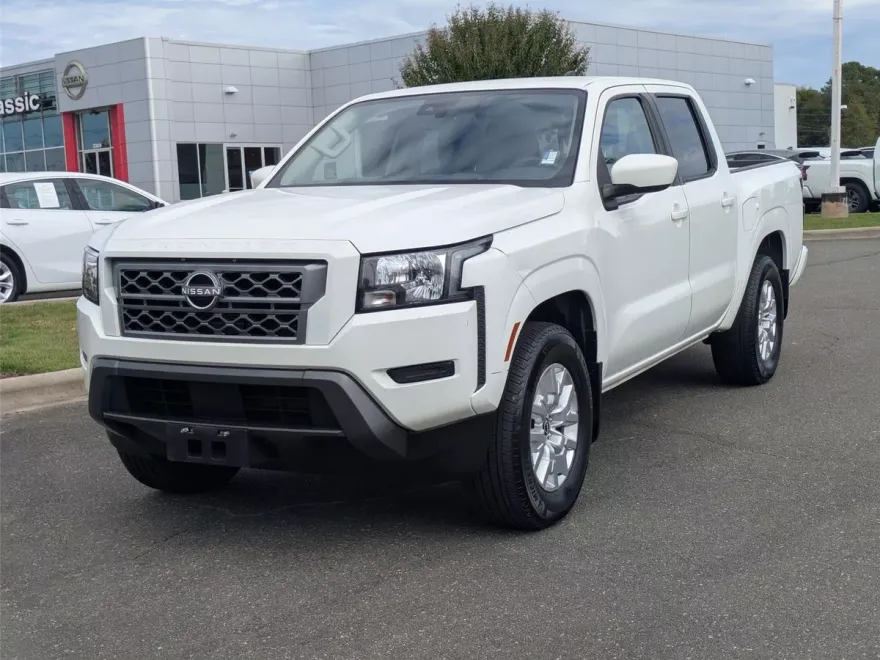 2022 Nissan Frontier SV photo 1