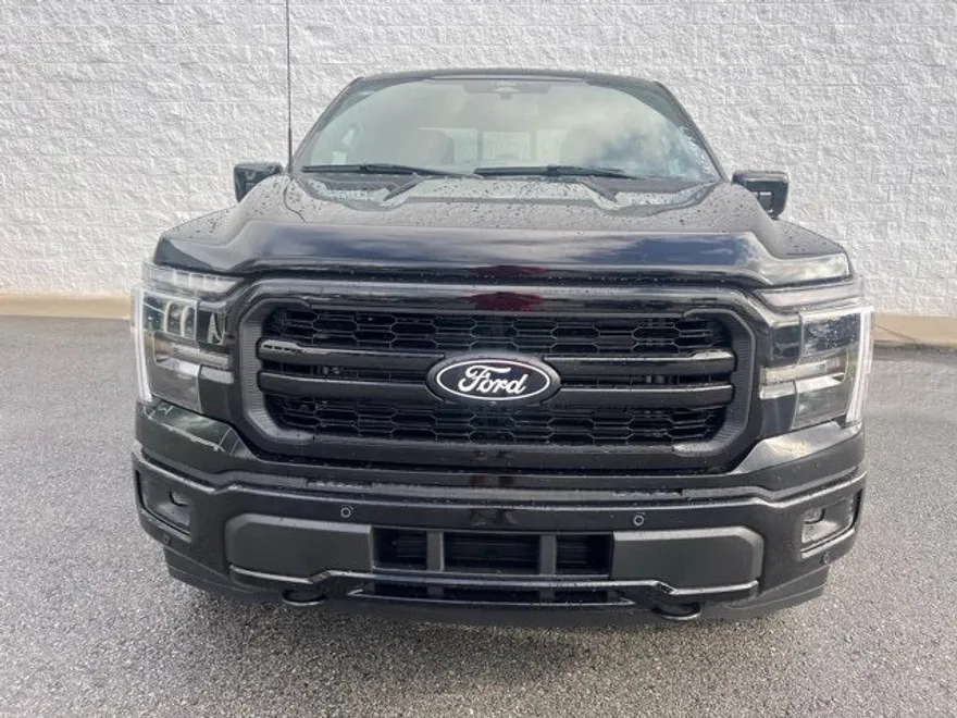 2025 Ford F-150 Lariat photo 1