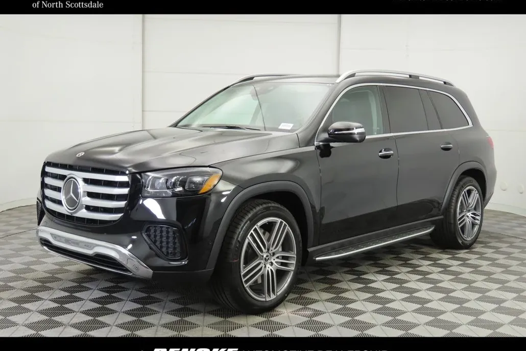 2026 Mercedes Benz GLS 450 4MATIC photo 1