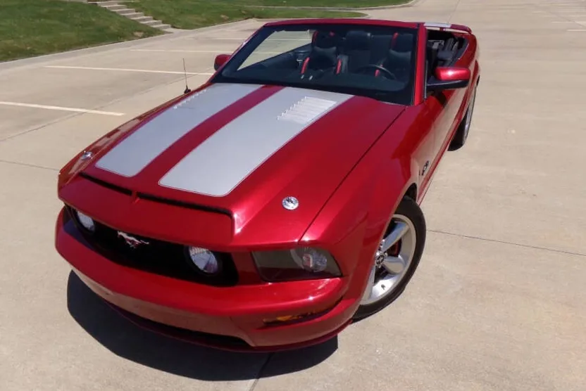 2008 Ford Mustang GT Deluxe Convertible photo 1