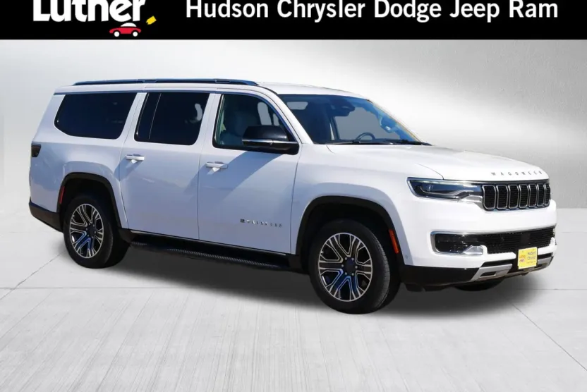 2024 Jeep Wagoneer L Series II photo 1