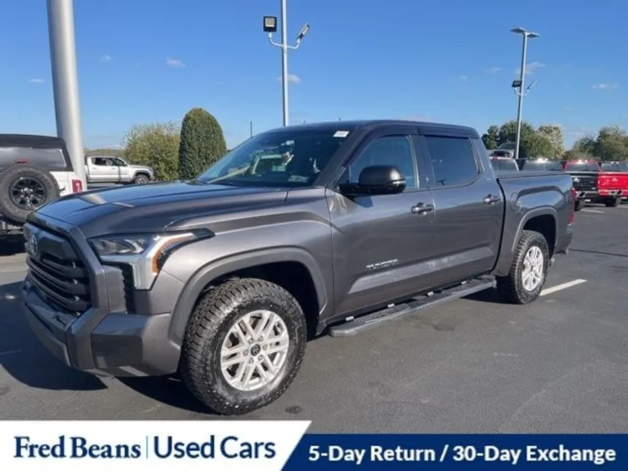 2023 Toyota Tundra SR5 photo 1