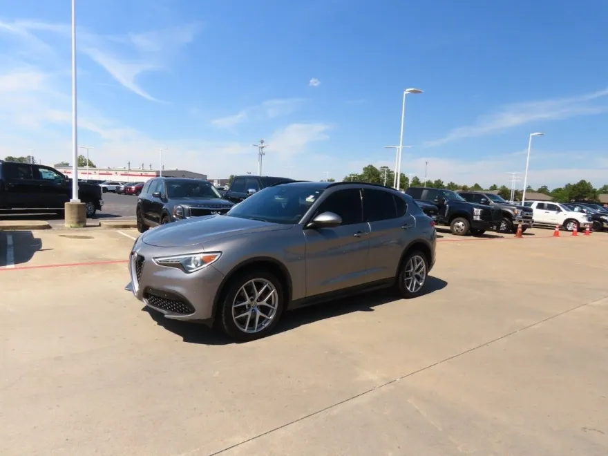 2018 Alfa Romeo Stelvio Ti Sport photo 1