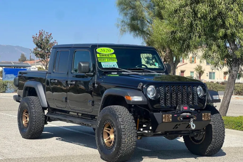 2020 Jeep Gladiator Sport photo 1