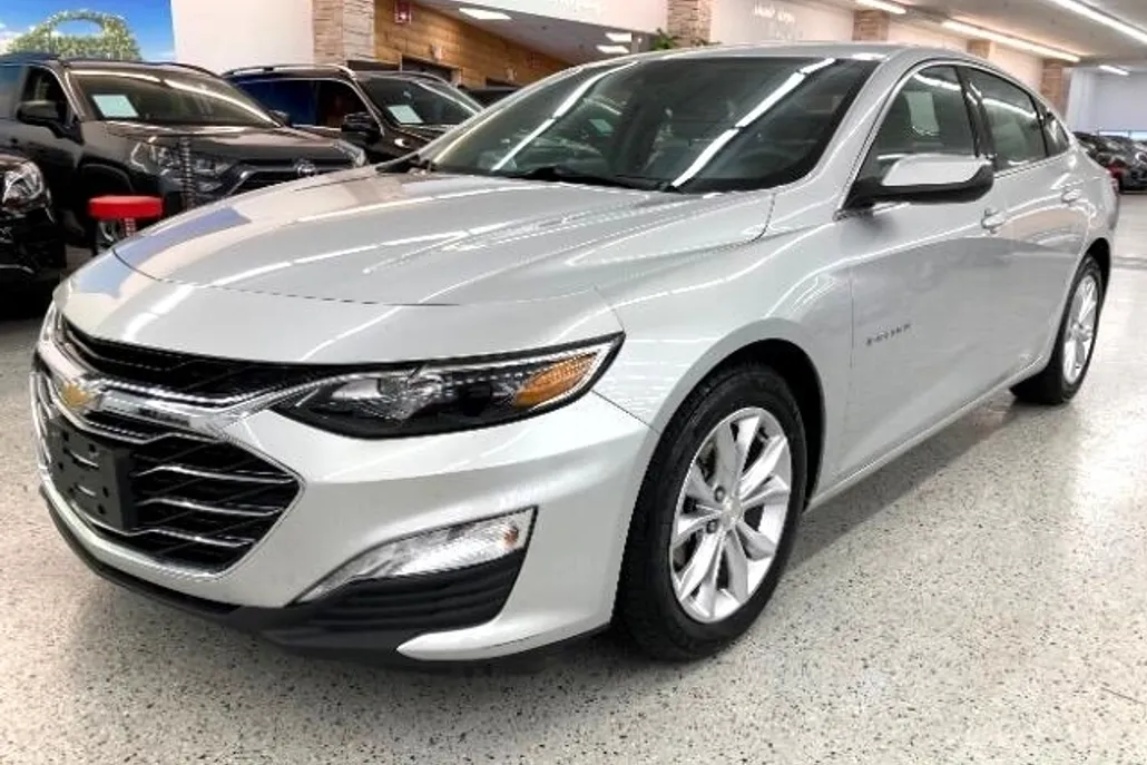 2019 Chevrolet Malibu 1LT photo 1