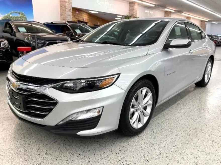 2019 Chevrolet Malibu 1LT photo 1