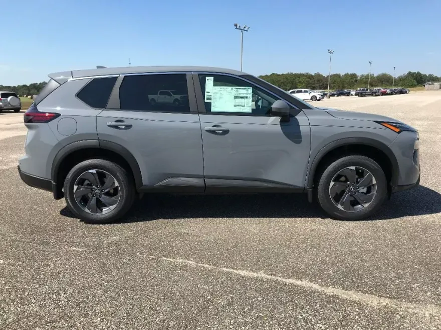 2026 Nissan Rogue SV photo 1