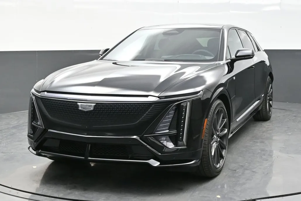 2026 Cadillac Lyriq photo 1