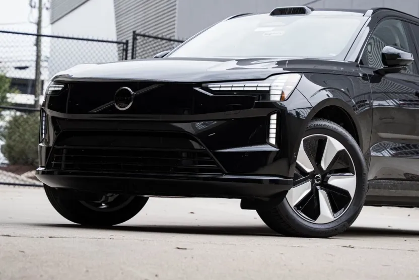 2025 Volvo EX90 Twin Motor Performance Plus photo 1