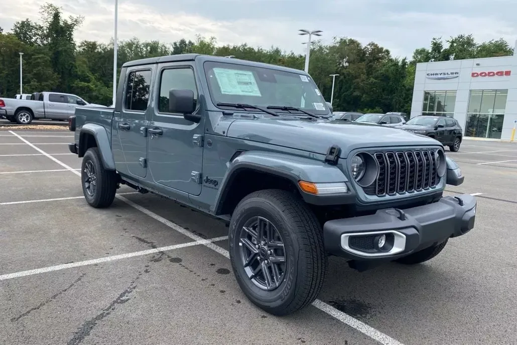 2025 Jeep Gladiator Sport photo 1