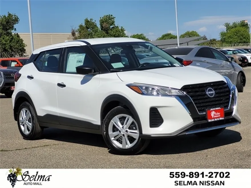 2025 Nissan Kicks Play S photo 1