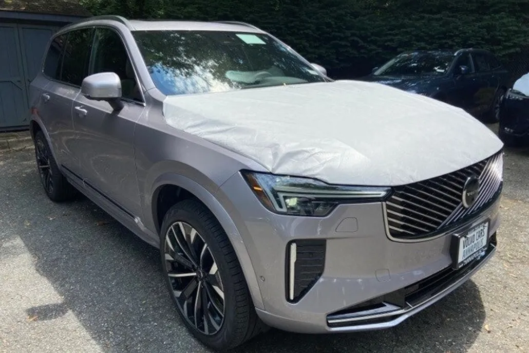 2026 Volvo XC90 Plus photo 1