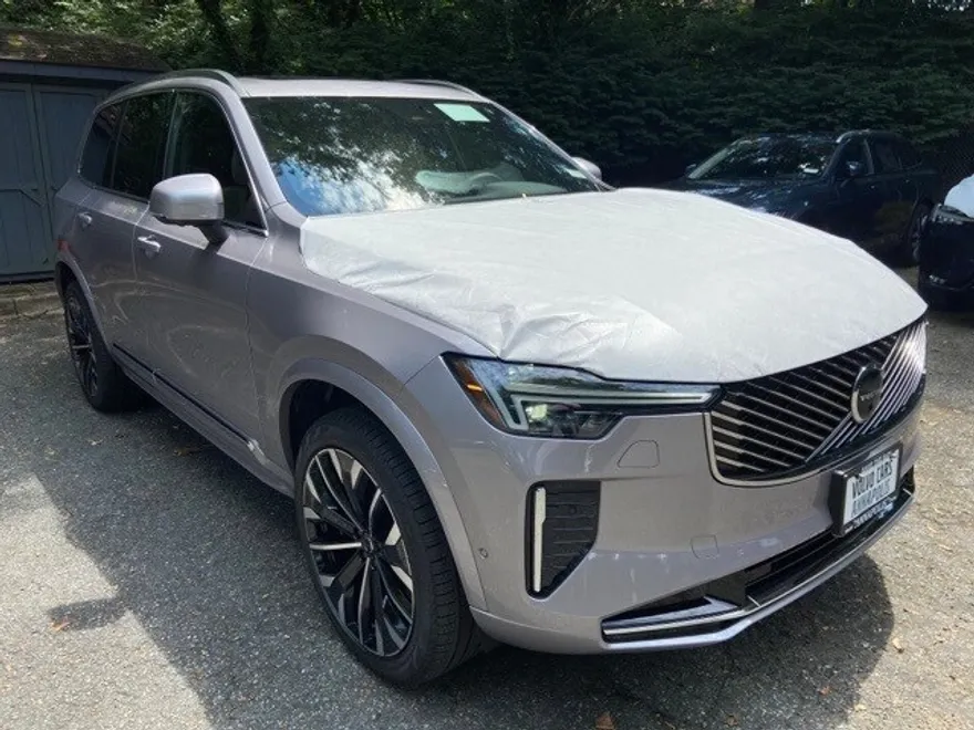 2026 Volvo XC90 Plus photo 1